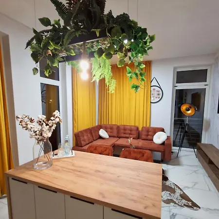 P6 Retro Nest Apartment